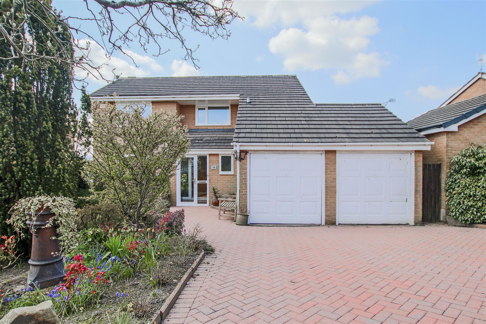 4 Bedroom Detached House For Sale - Main Image